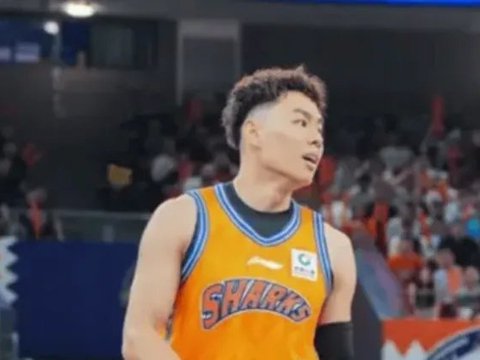 CBA常规赛上海队战胜北控队李添荣表现引关注